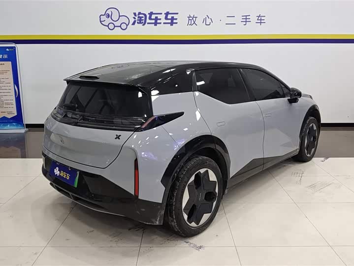 Фото 3 - Zeekr X