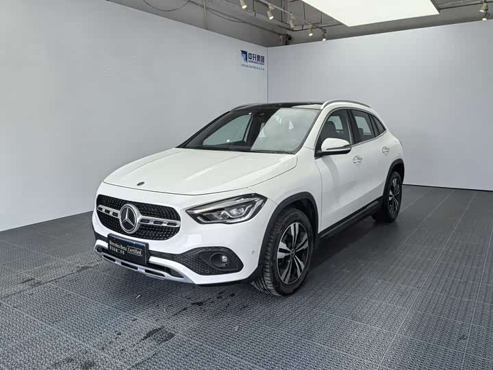 Фото 1 - Mercedes-Benz GLA-Class