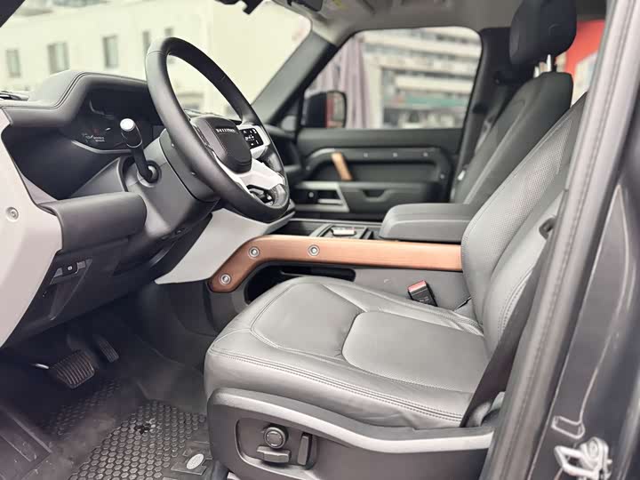 Фото 8 - Land Rover Defender