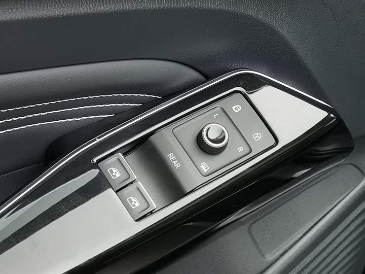 Фото 9 - Volkswagen ID.4 Crozz