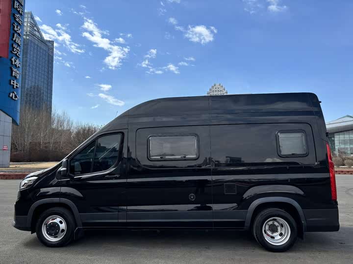 Фото 6 - Maxus V90