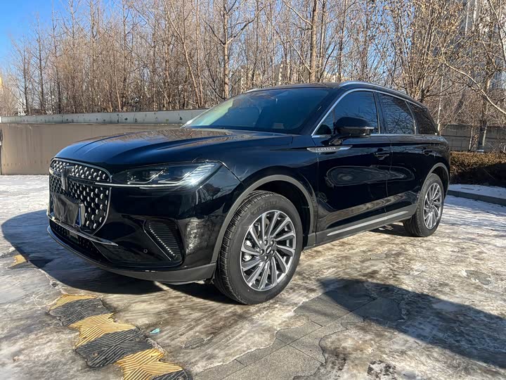 Фото 1 - Lincoln Corsair