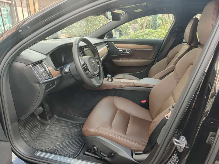 Фото 4 - Volvo S90