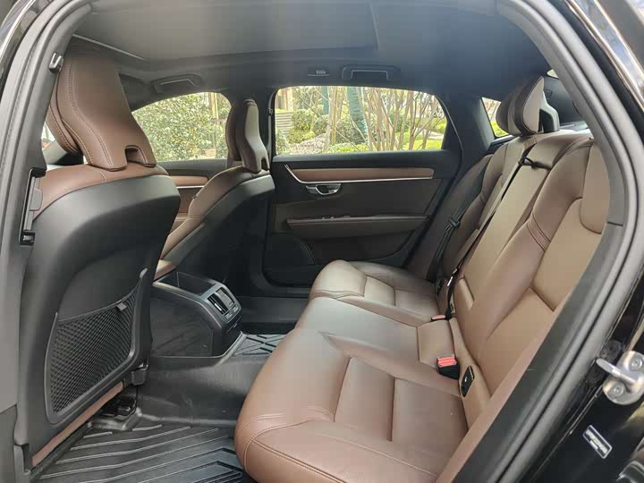 Фото 5 - Volvo S90