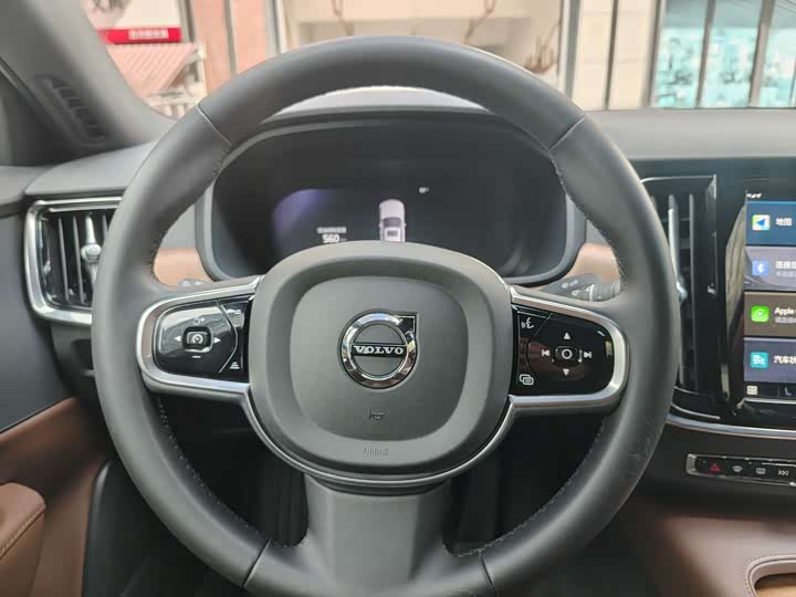 Фото 8 - Volvo S90