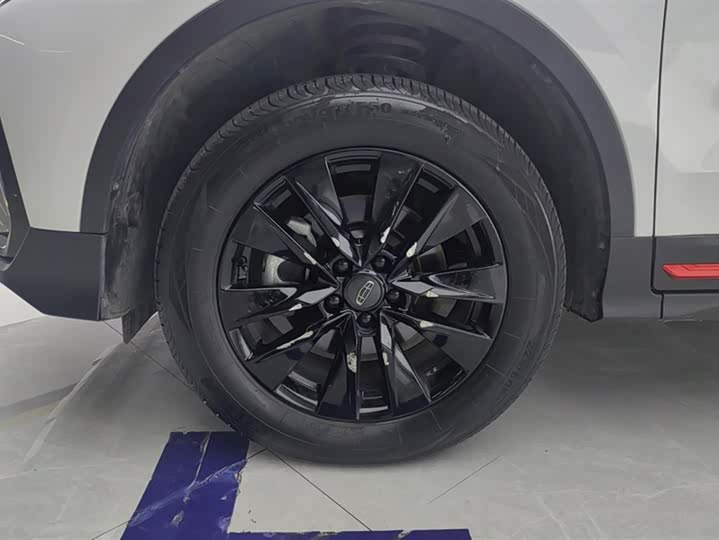 Фото 6 - Geely Atlas