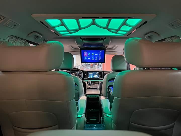 Фото 4 - GAC Trumpchi M8