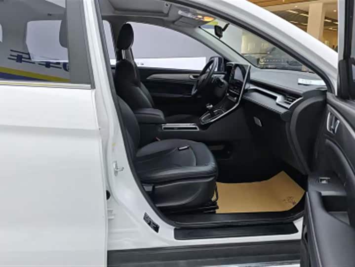 Фото 8 - Haval M6