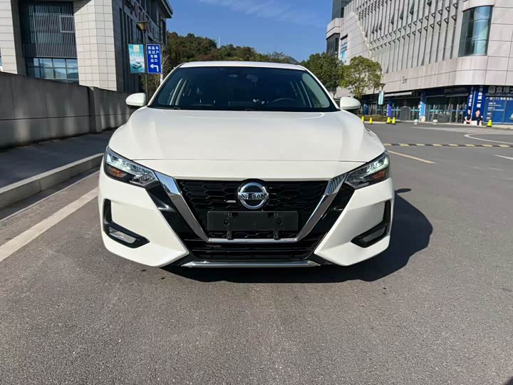 Фото 1 - Nissan Sylphy