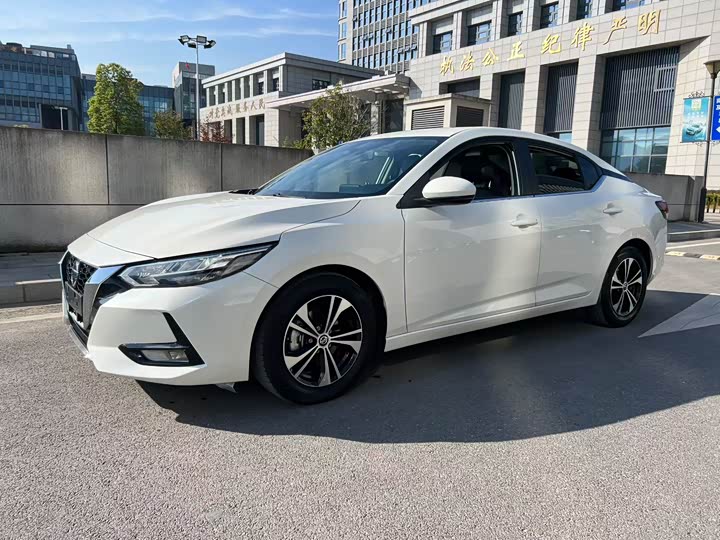 Фото 2 - Nissan Sylphy