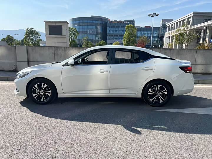 Фото 3 - Nissan Sylphy