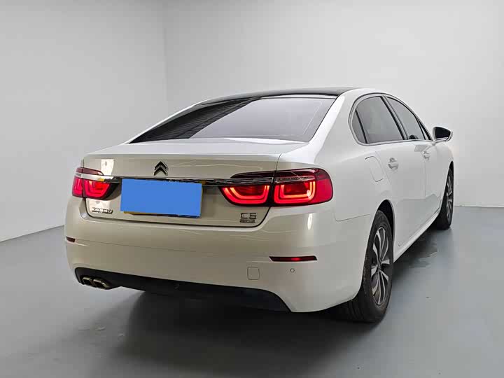 Фото 5 - Citroen C6