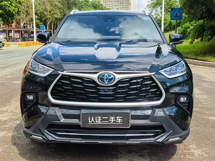 Фото 2 - Toyota Highlander