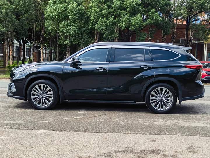 Фото 7 - Toyota Highlander