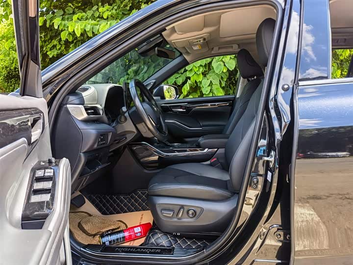 Фото 9 - Toyota Highlander