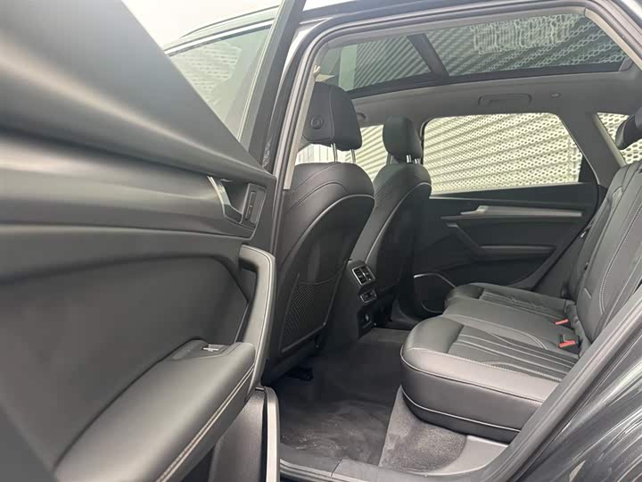 Фото 9 - Audi Q5L