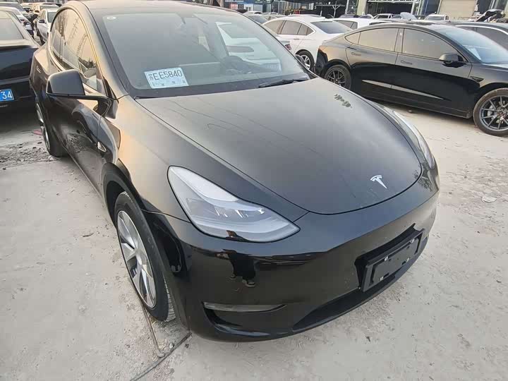 Фото 3 - Tesla Model Y