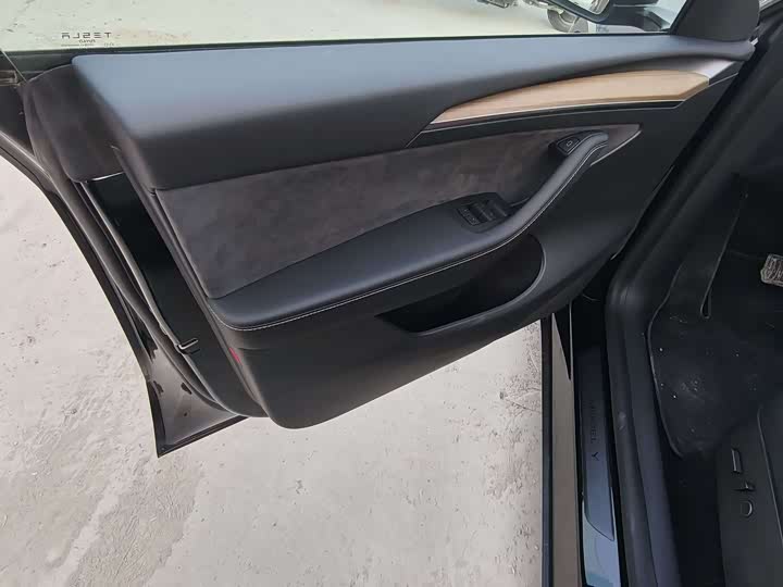 Фото 6 - Tesla Model Y