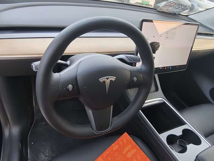 Фото 8 - Tesla Model Y