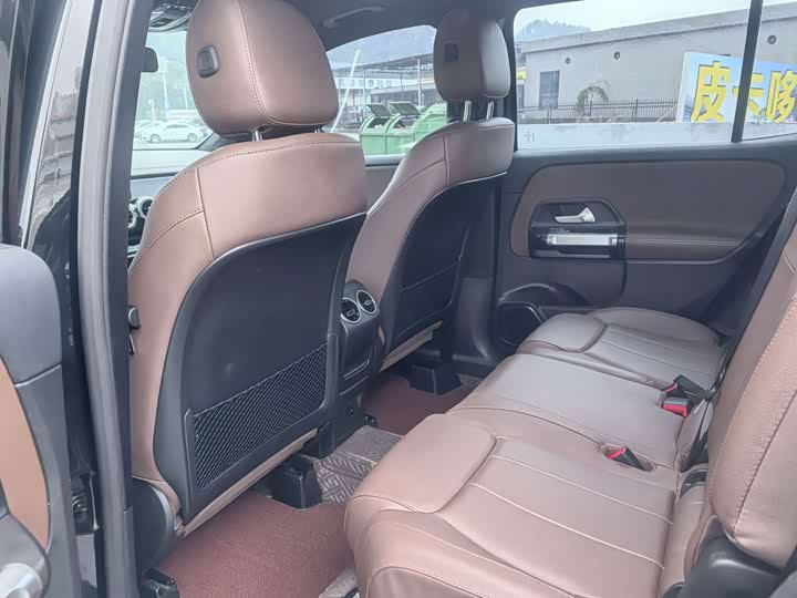 Фото 8 - Mercedes-Benz GLB-Class