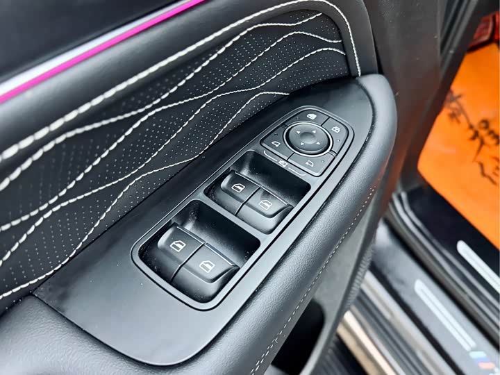 Фото 2 - Tank 300