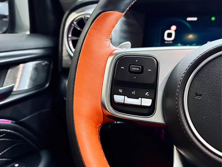 Фото 3 - Tank 300