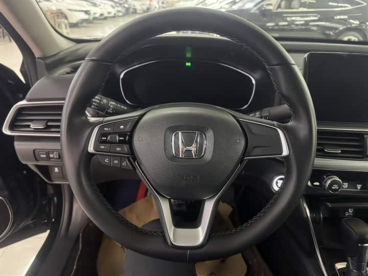 Фото 5 - Honda Accord