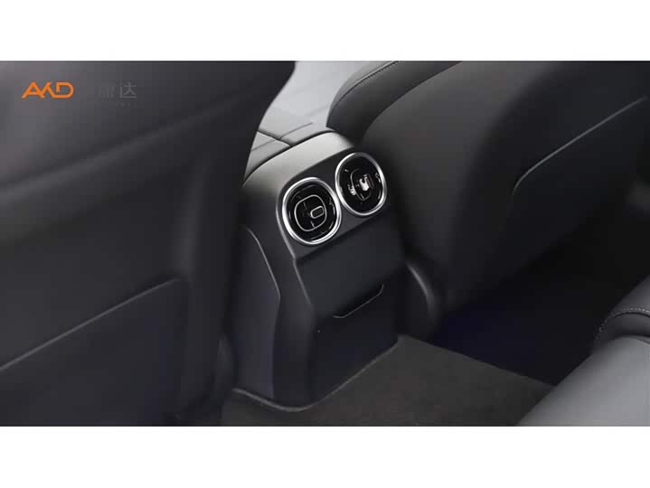 Фото 9 - Mercedes-Benz C-Class