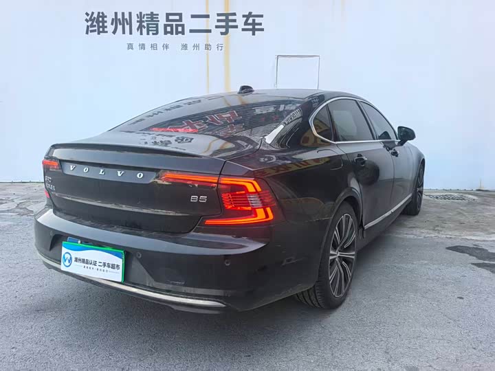 Фото 3 - Volvo S90
