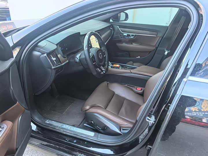 Фото 6 - Volvo S90