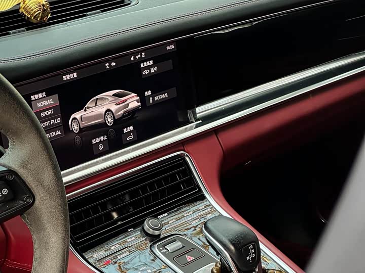 Фото 3 - Porsche Panamera