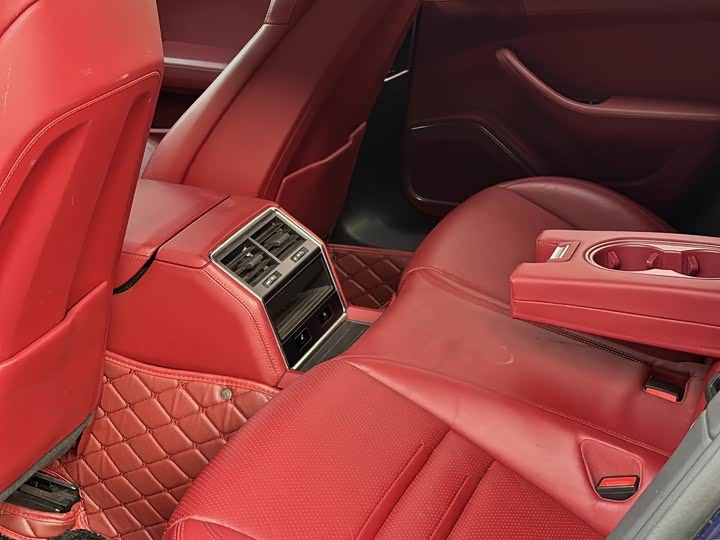 Фото 6 - Porsche Panamera