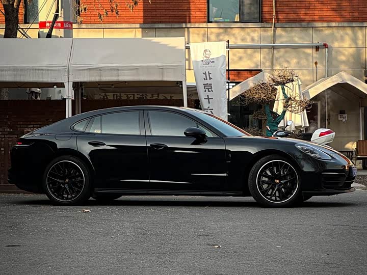 Фото 9 - Porsche Panamera