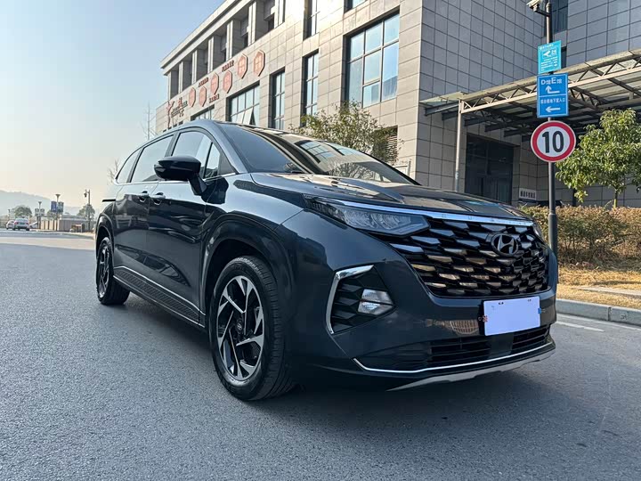 Фото 2 - Hyundai Custo