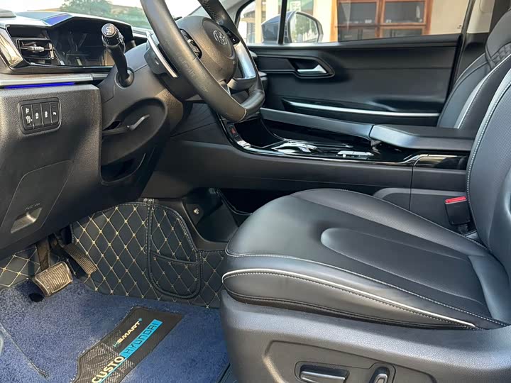 Фото 7 - Hyundai Custo