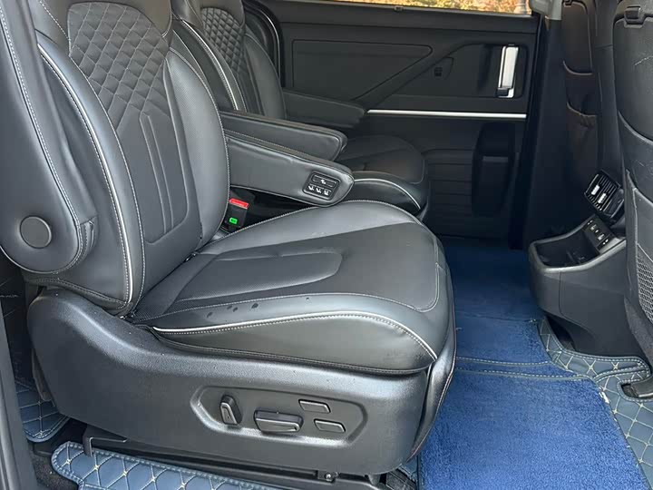 Фото 9 - Hyundai Custo