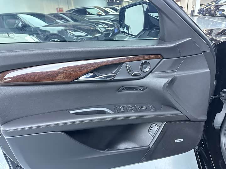 Фото 7 - Cadillac CT6