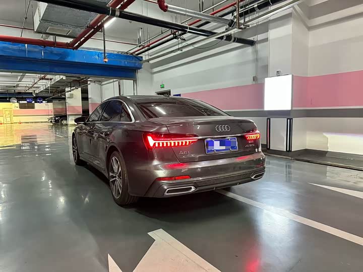 Фото 5 - Audi A6L