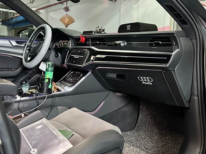 Фото 7 - Audi A6L