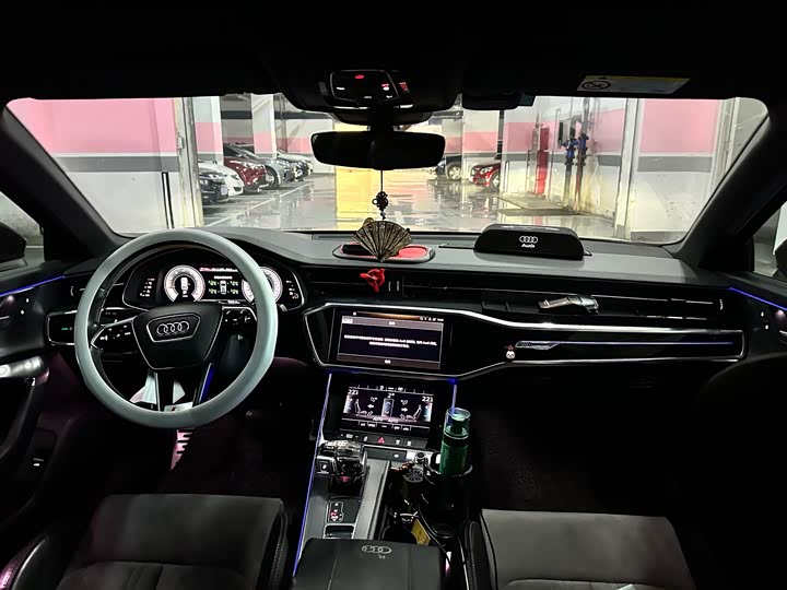 Фото 9 - Audi A6L