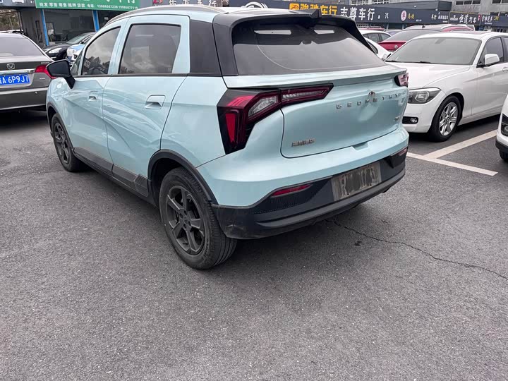 Фото 4 - Geely Geometry E Firefly