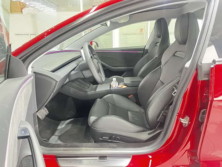 Фото 4 - Tesla Model 3