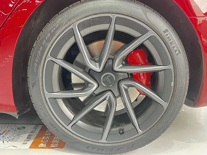 Фото 6 - Tesla Model 3