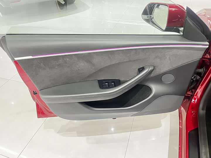 Фото 7 - Tesla Model 3