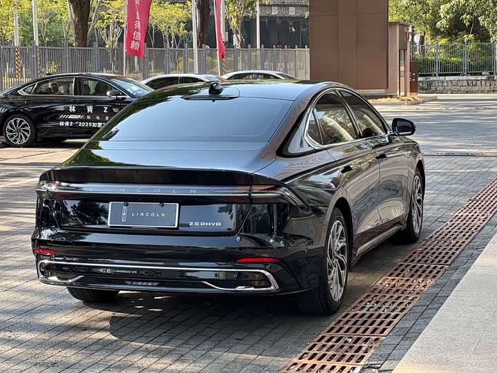 Фото 7 - Lincoln Z (Zephyr)