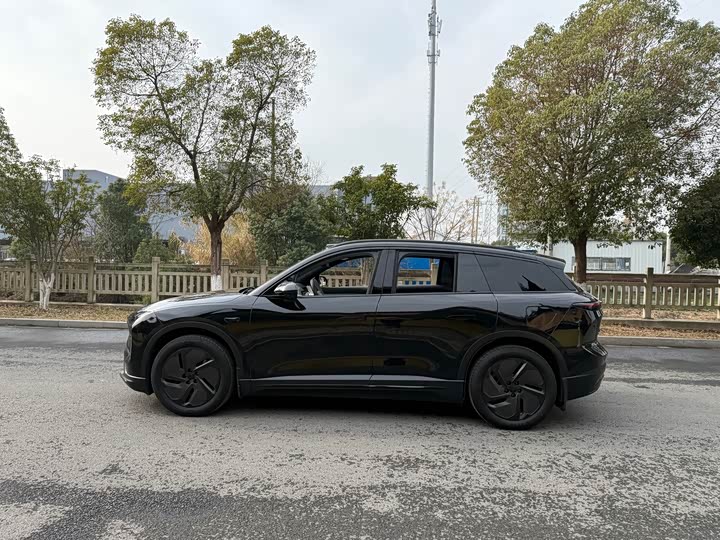 Фото 8 - Nio ES6