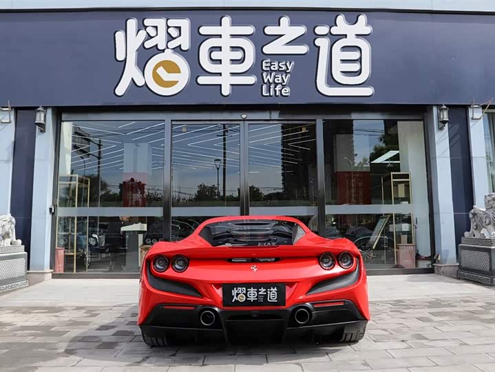 Фото 4 - Ferrari F8