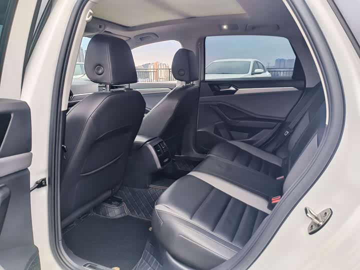 Фото 5 - Volkswagen Sagitar L