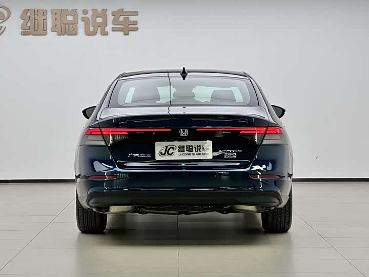 Фото 2 - Honda Accord