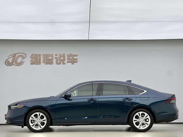 Фото 3 - Honda Accord